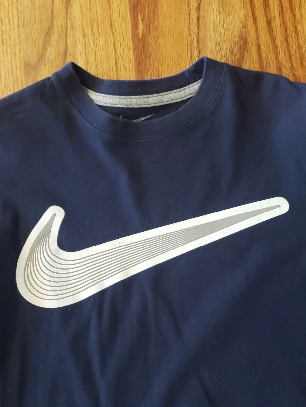 Nike Swoosh Graphic Navy Short Sleeve Tee Size: L